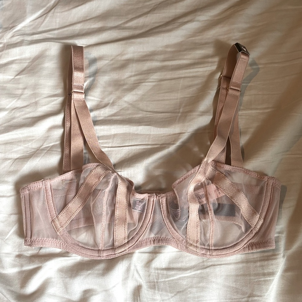 Victoria’s Secret unlined bra 32C NWT